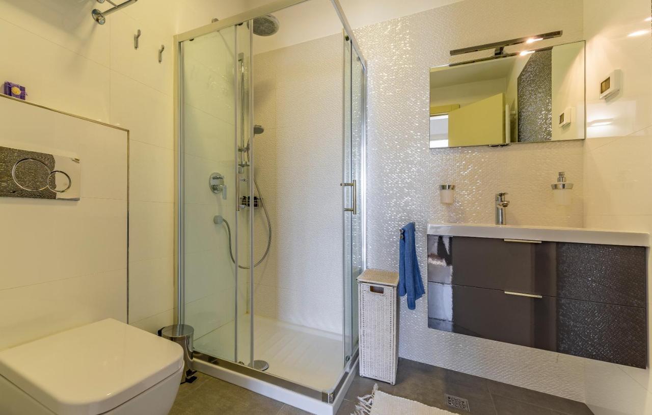 Paradiso Luxury Apartment, *